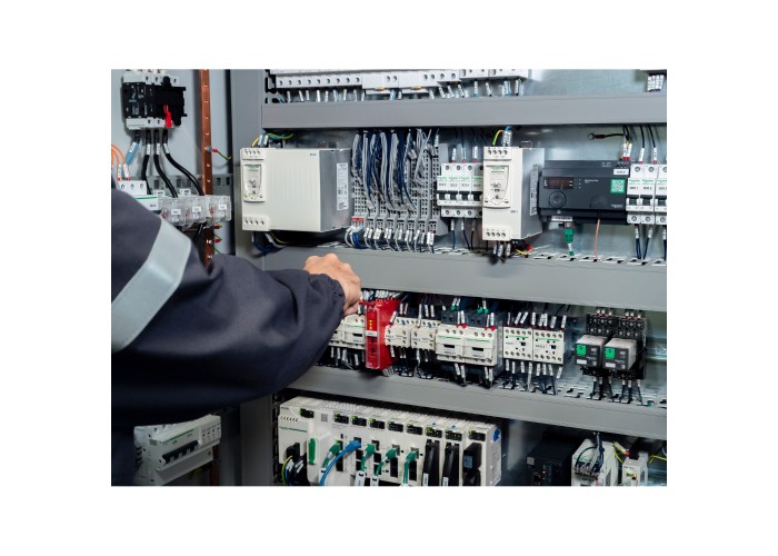 Schneider Electric RPM12P7 - Harmony Electromechanical Relays - Силово реле, 1 C/О, 15A, 230Vac, LED