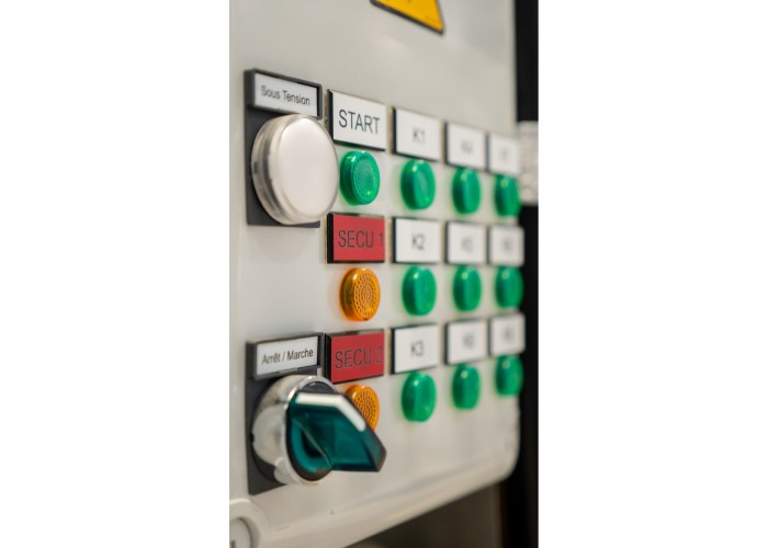 Сигнална лампа Ø8 - IP40/IP65 - червен покрит LED, 12V DC, Schneider Electric XVLA224 - Harmony XVL